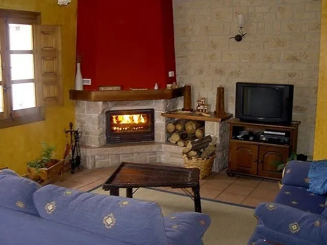 منزل ريفي El Cauce *